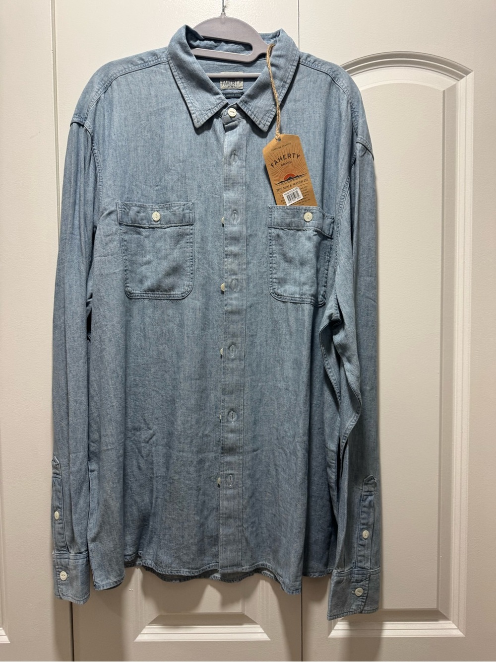 Faherty Men's Light Chambray Button-Down Shirt